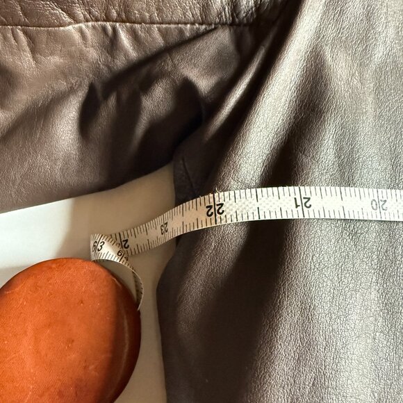 Vintage Brown Leather Trench Coat by The Leather Warehouse – Size 44 - Picture 8 of 10